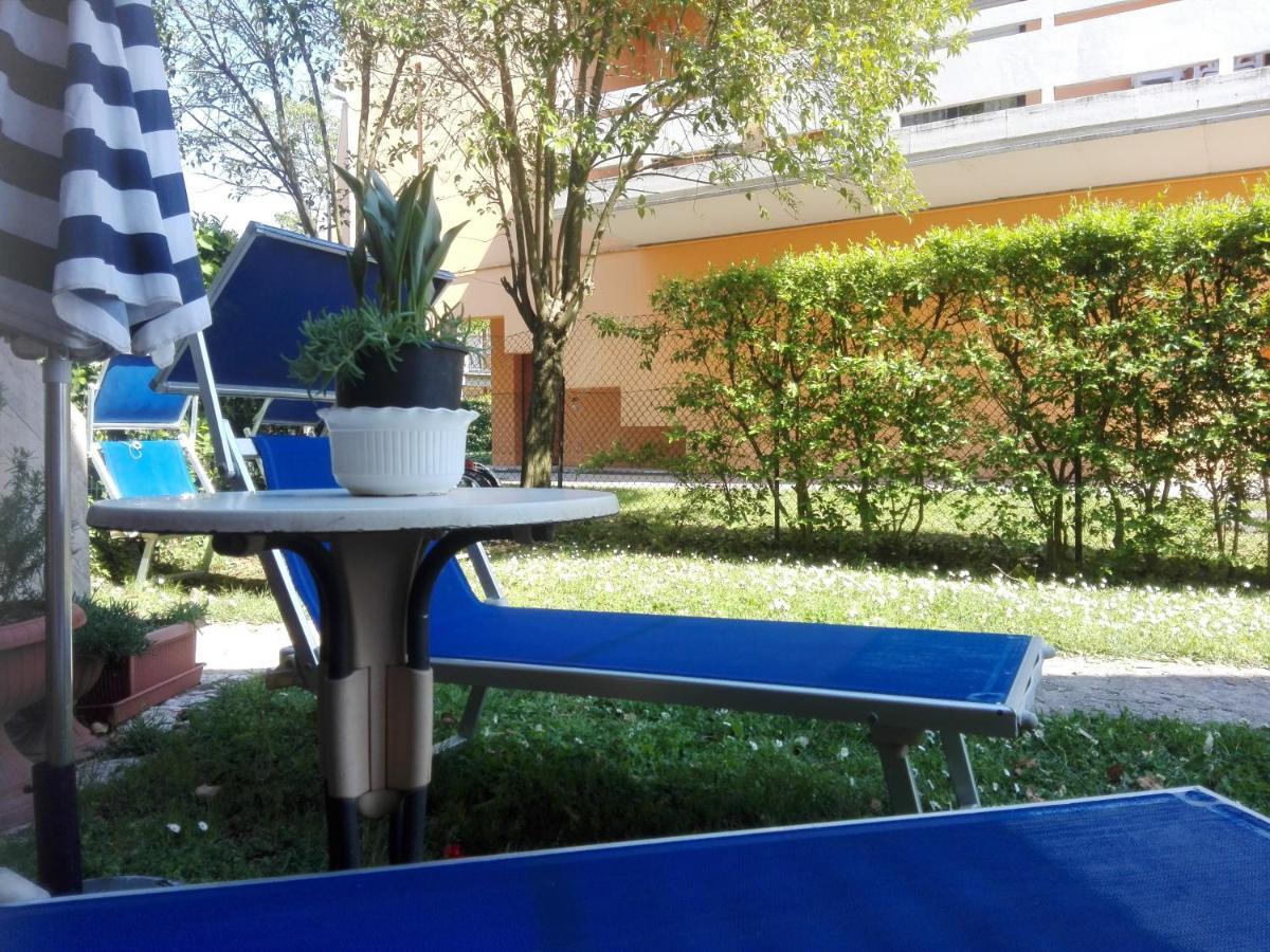 Apartament Casa Vacanza Clavel Cin Sirmione Zewnętrze zdjęcie